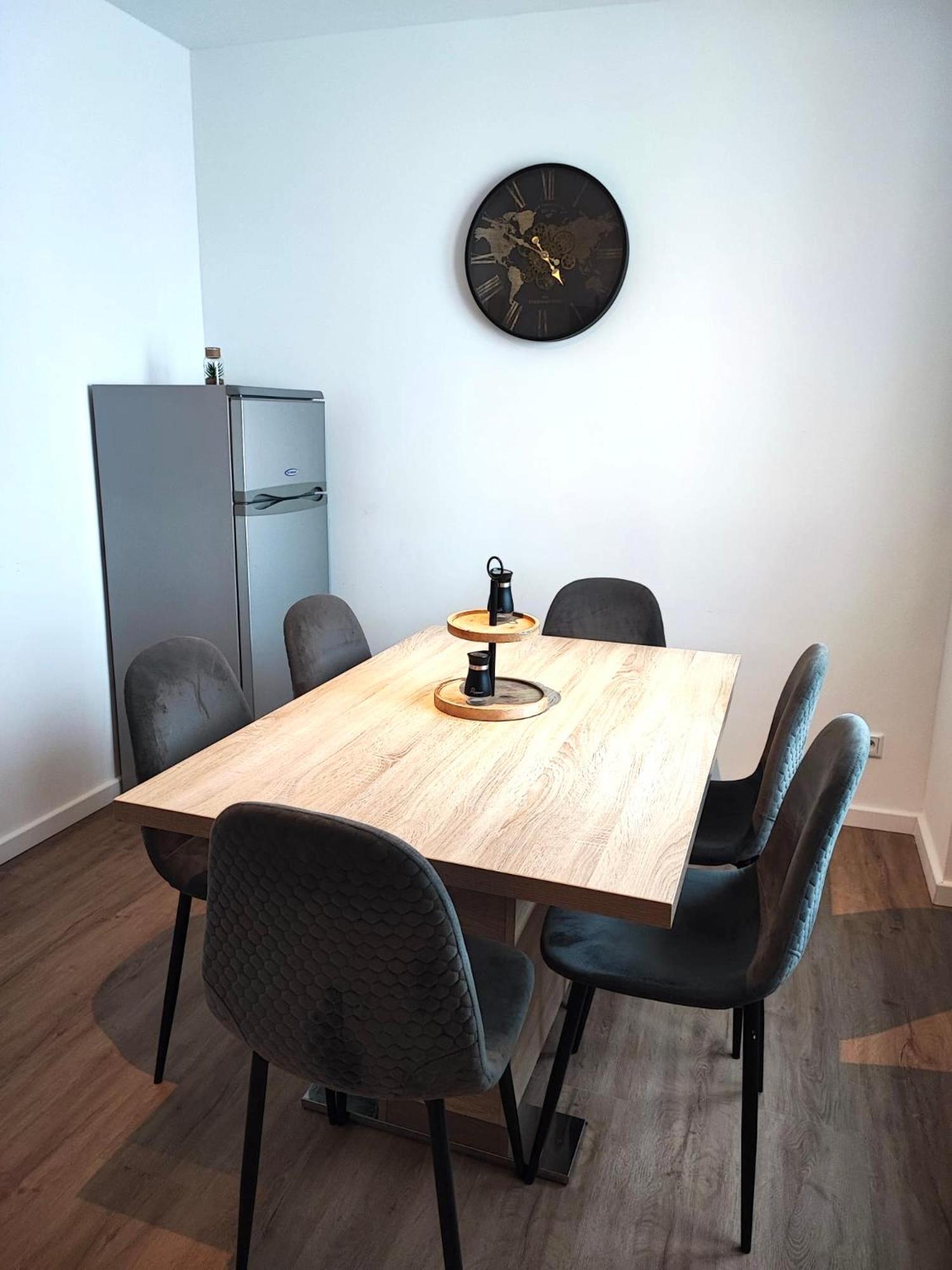 Rtr Essen - Fuer Bis Zu 8 Personen - Voll Ausgestattet - Zentral Limbecker Platz - Messe - Uniklinikum - Smart Tv - Modern Apartment ภายนอก รูปภาพ