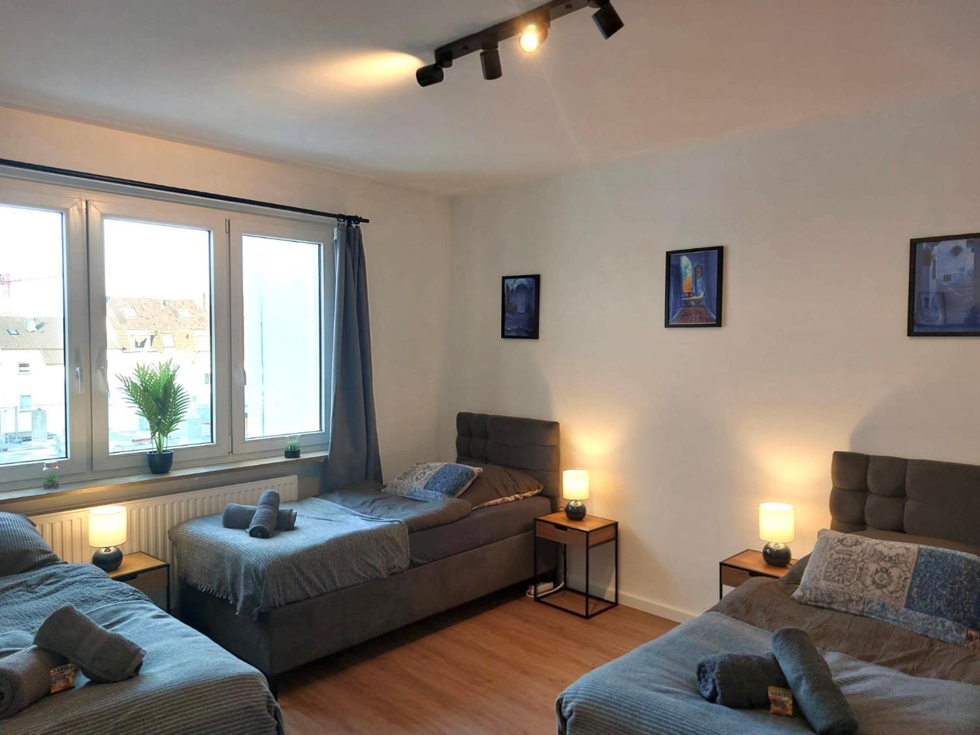 Rtr Essen - Fuer Bis Zu 8 Personen - Voll Ausgestattet - Zentral Limbecker Platz - Messe - Uniklinikum - Smart Tv - Modern Apartment ภายนอก รูปภาพ