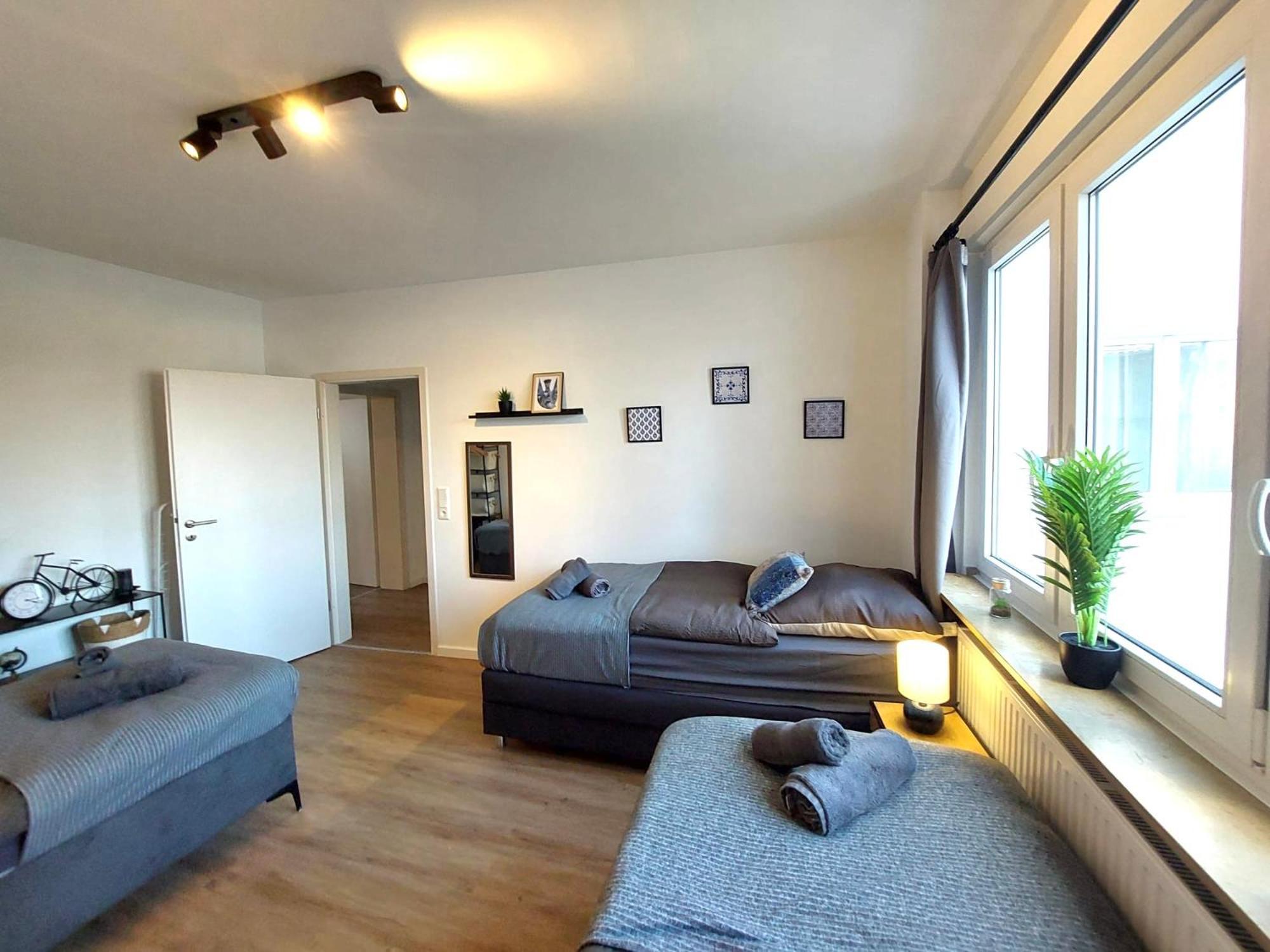 Rtr Essen - Fuer Bis Zu 8 Personen - Voll Ausgestattet - Zentral Limbecker Platz - Messe - Uniklinikum - Smart Tv - Modern Apartment ภายนอก รูปภาพ